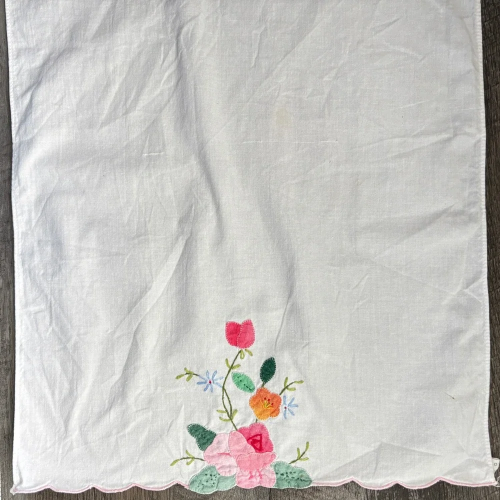 Vintage Hand Embroidered Floral Cotton Tea Towels‎ Set of 3 Scalloped Edge White